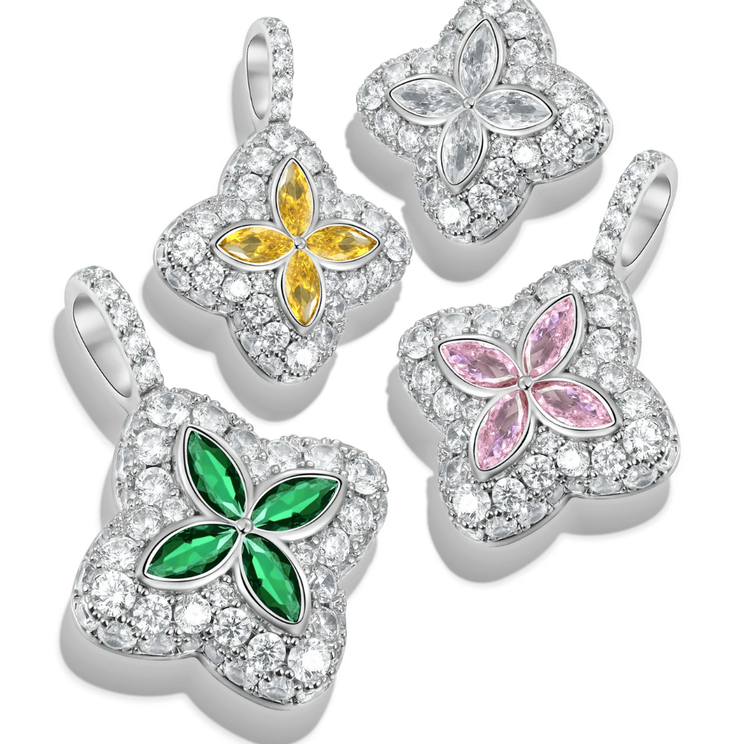 Collana con ciondolo a quadrifoglio