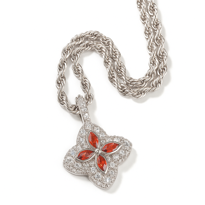 Collana con ciondolo a quadrifoglio